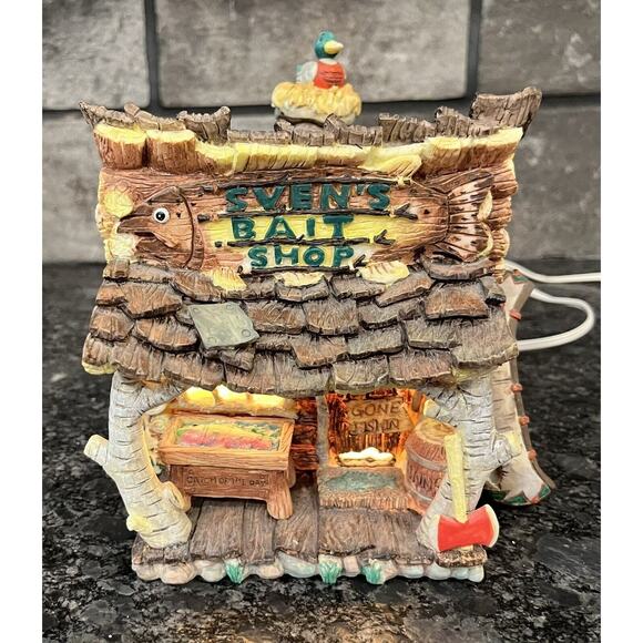 Enesco Moose Creek Crossing “Sven’s Bait Shop” 1995 Nightlight #170577 - Picture 2 of 9